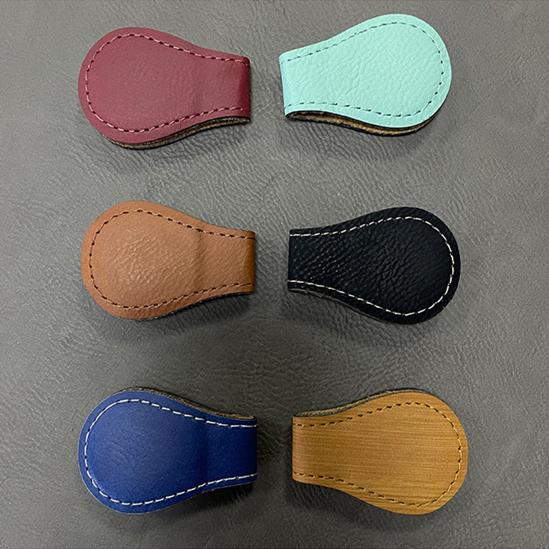 Marque-page magnétique en similicuir laserable