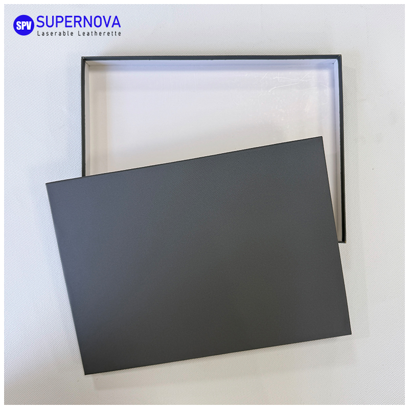 Coffret cadeau en papier kraft doré gravé au laser