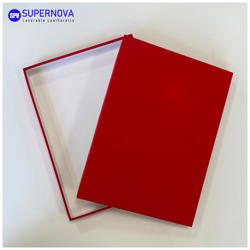 Coffret cadeau en papier kraft doré gravé au laser