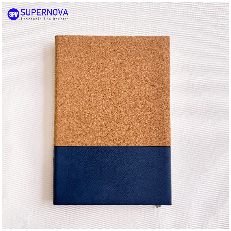 Carnet en similicuir et en toile fendu au laser