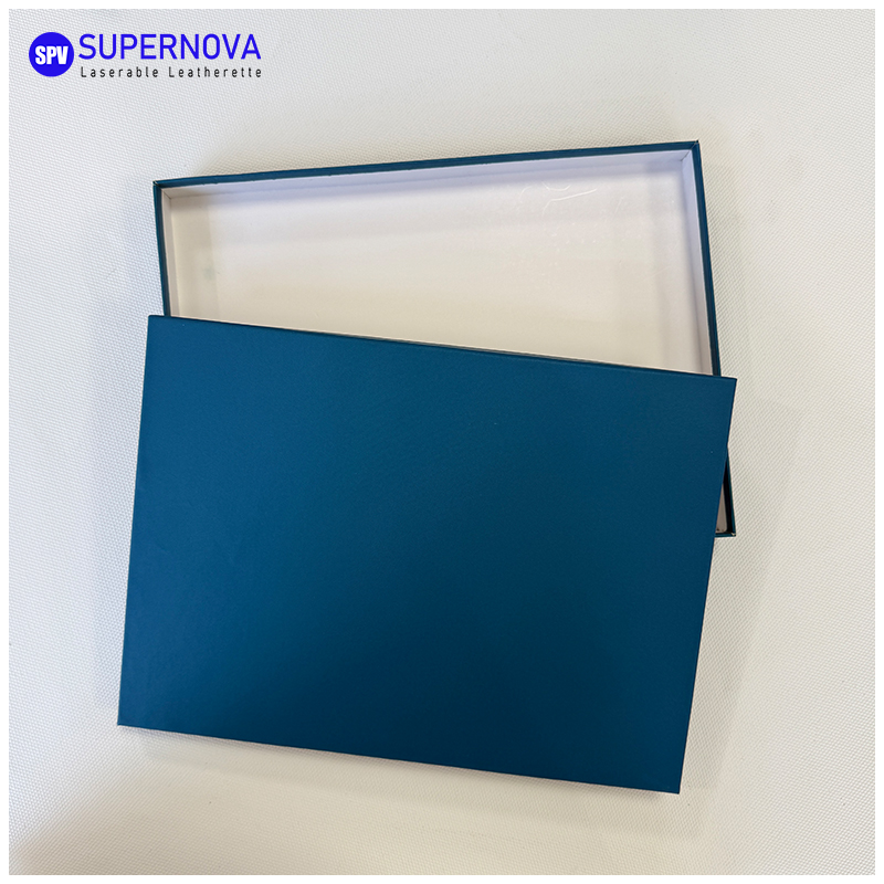 Coffret cadeau en papier kraft doré gravé au laser