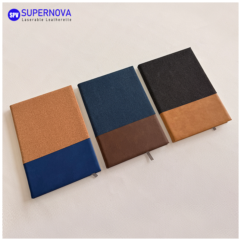 Carnet en similicuir et en toile fendu au laser