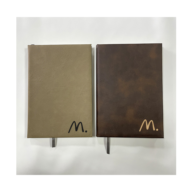 Journaux en similicuir 7' x 9 3/4' Journaux en similicuir 7' x 9 3/4'