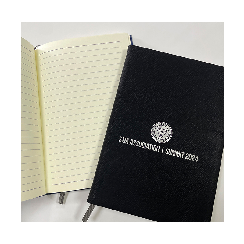 Journaux en similicuir 7' x 9 3/4' Journaux en similicuir 7' x 9 3/4'
