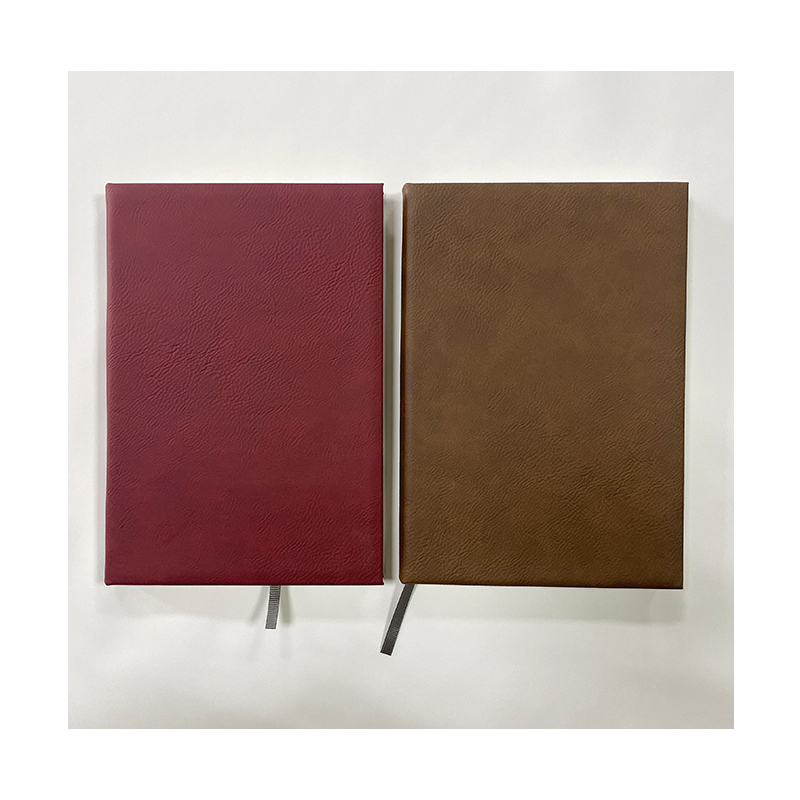 Journaux en similicuir 7' x 9 3/4' Journaux en similicuir 7' x 9 3/4'