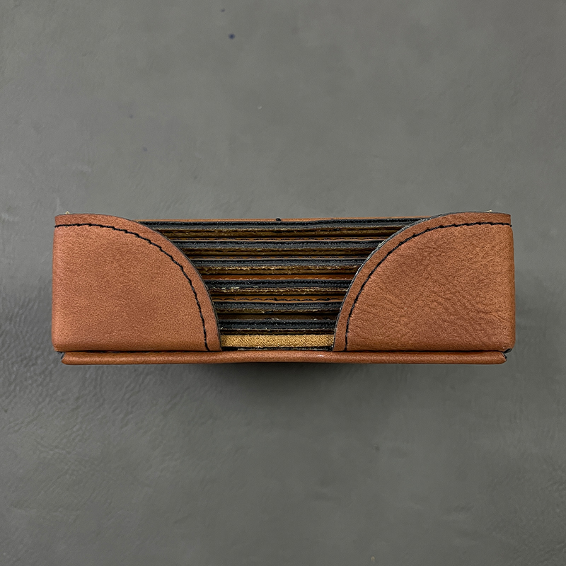 Sous-verres carrés en similicuir 4' x 4'