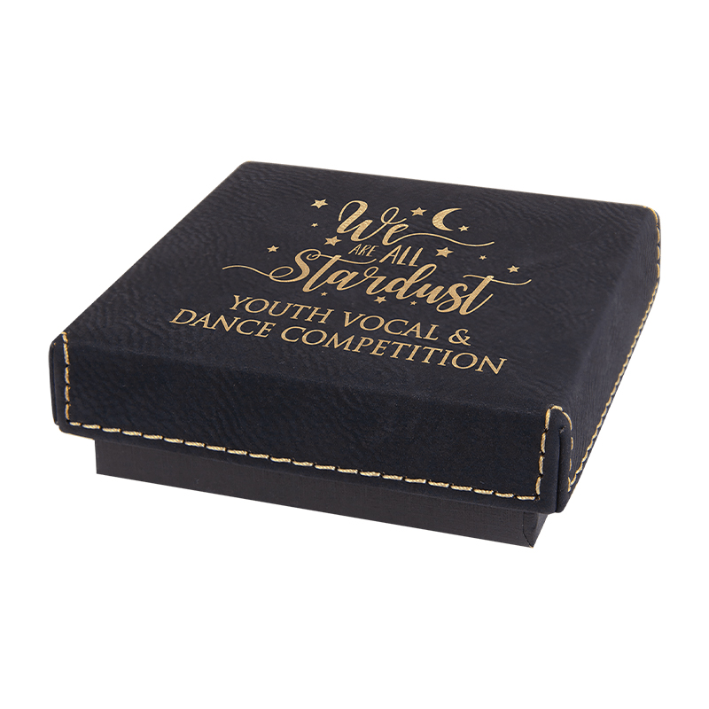 Coffret cadeau 9 3/4' x 7' avec couvercle en similicuir laserisable