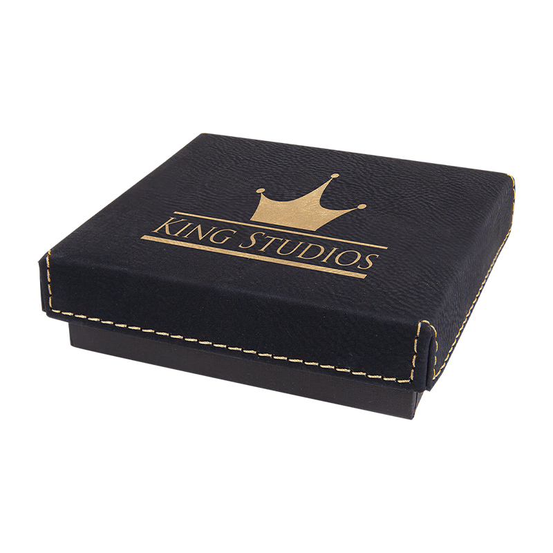 Boîte à médailles 4' x 4' avec couvercle en similicuir laserable