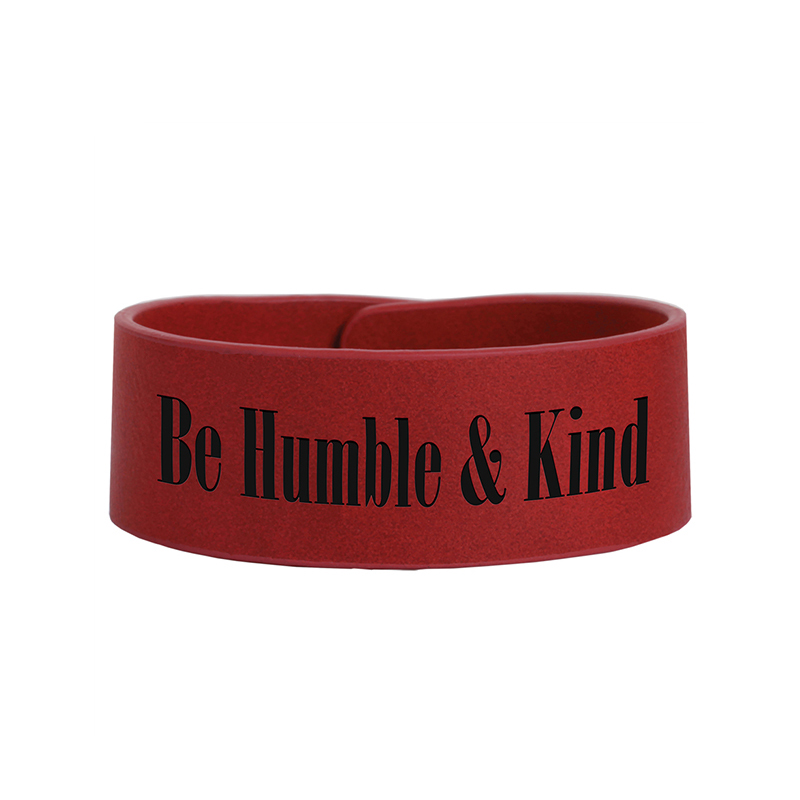 Bracelet manchette en similicuir laser 9 1/2' x 2'