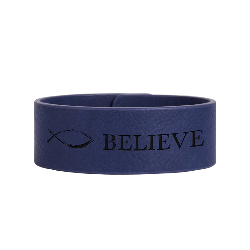 Bracelet manchette en similicuir laser 9 1/2' x 2'