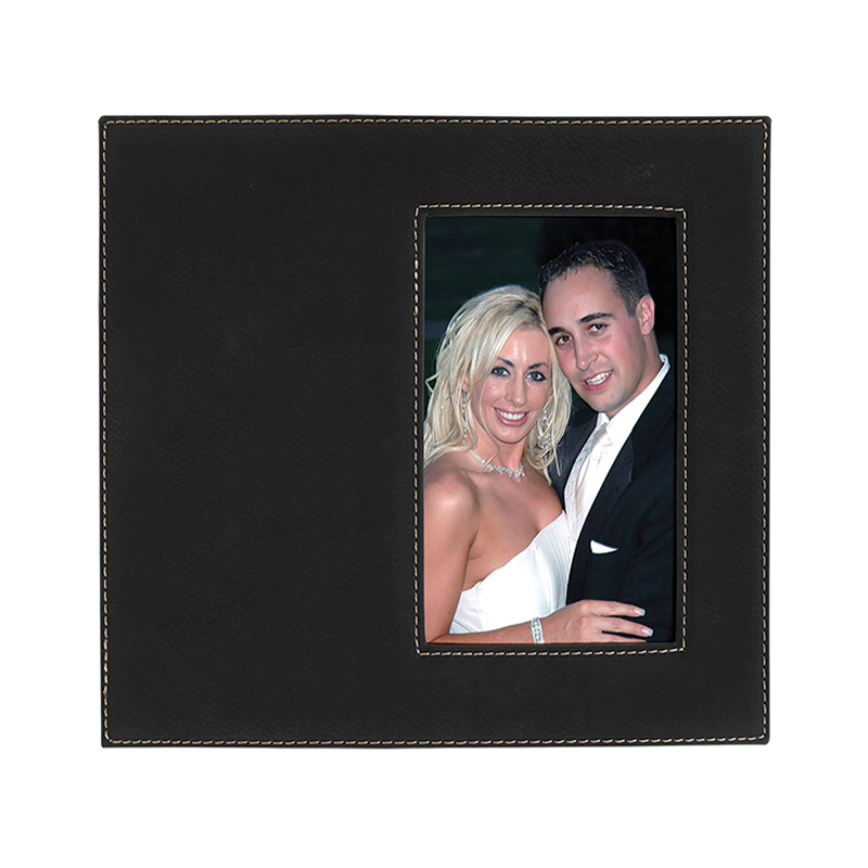 Cadre photo en similicuir de 4' x 6' avec zone de gravure de 4 1/4' x 7 7/8'