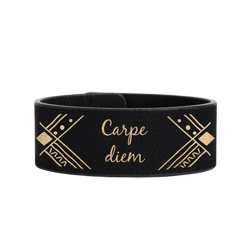 Bracelet manchette en similicuir laser 9 1/2' x 2'