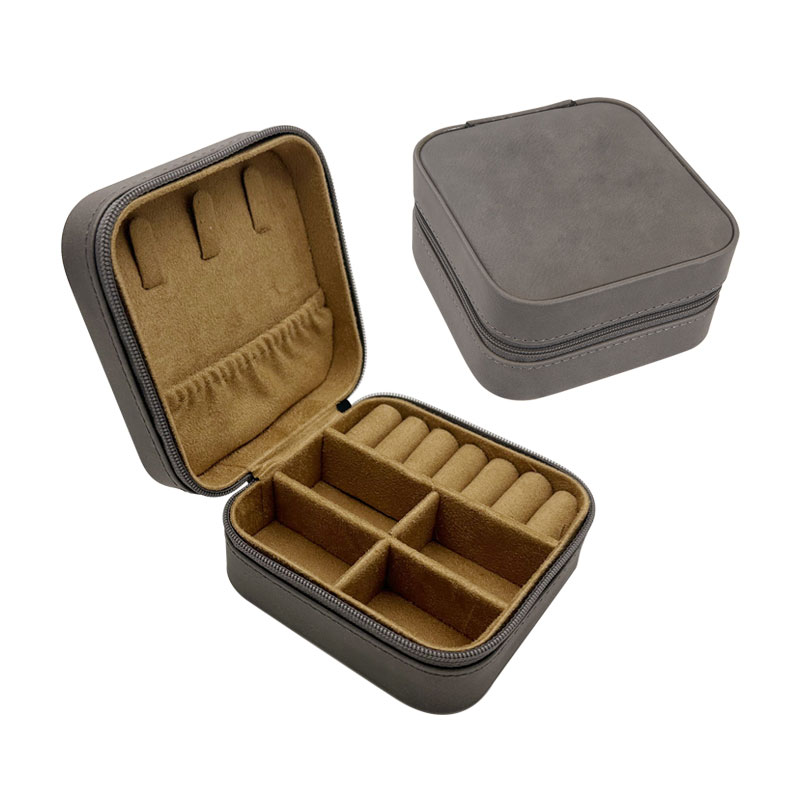 Boîte à bijoux de voyage en similicuir laser 4 × 4 avec doublure beige