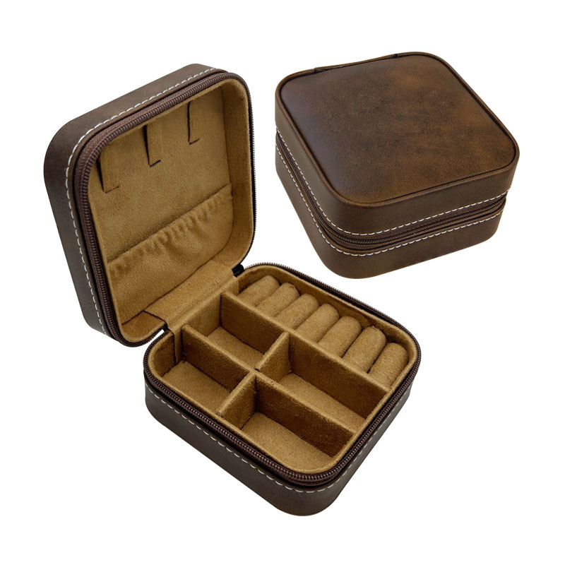 Boîte à bijoux de voyage en similicuir laser 4 × 4 avec doublure beige