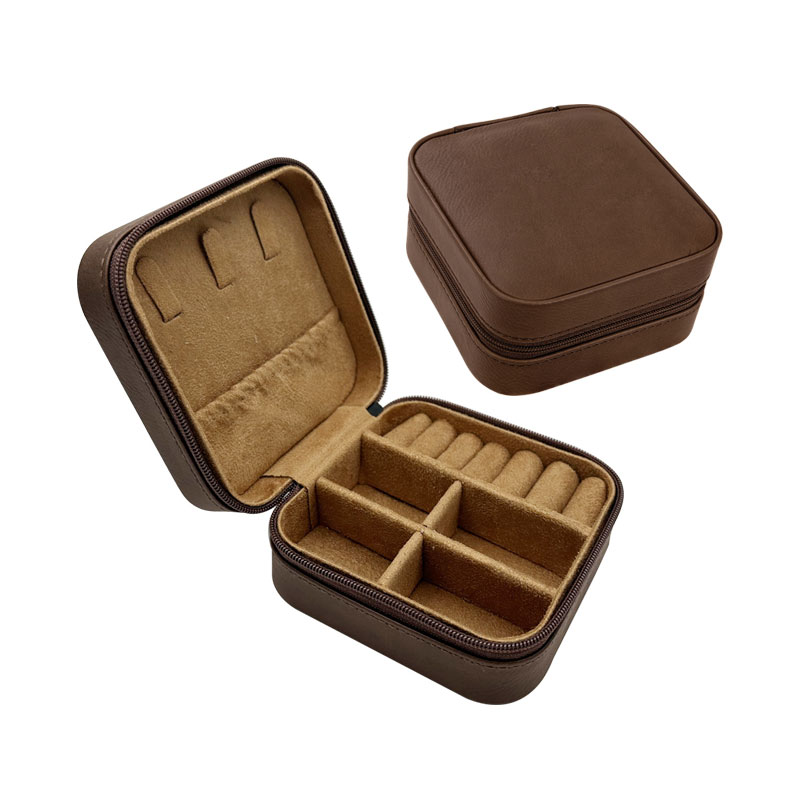 Boîte à bijoux de voyage en similicuir laser 4 × 4 avec doublure beige