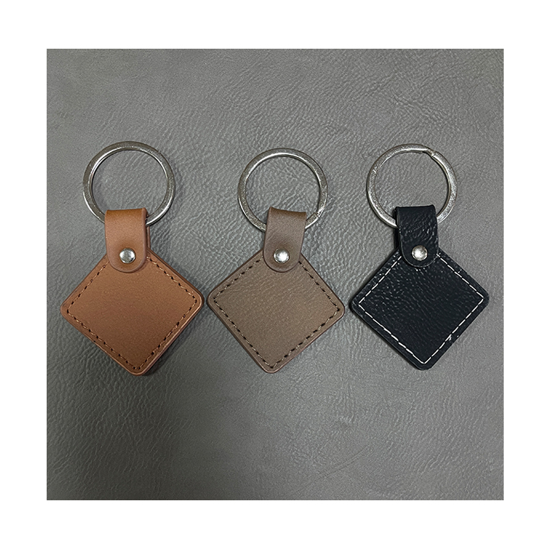 Porte-clés carrés en similicuir laserable avec bord huilé