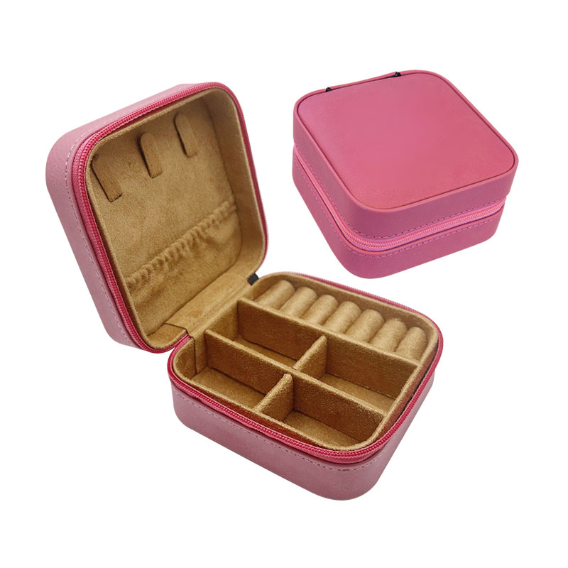 Boîte à bijoux de voyage en similicuir laser 4 × 4 avec doublure beige