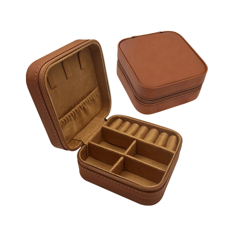 Boîte à bijoux de voyage en similicuir laser 4 × 4 avec doublure noire