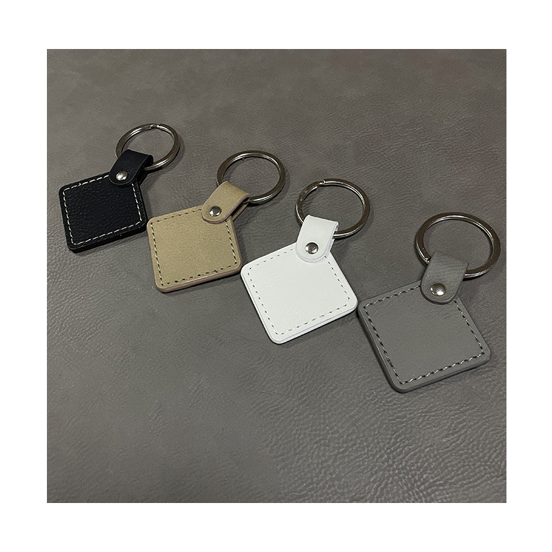 Porte-clés carrés en similicuir laserable avec bord huilé