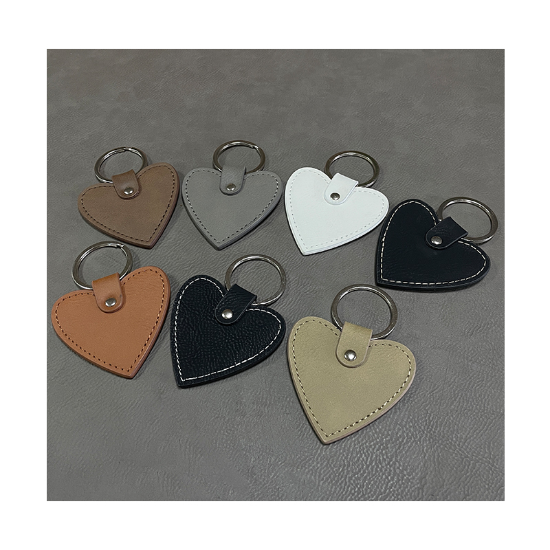Porte-clés coeur en similicuir laser avec bord huilé