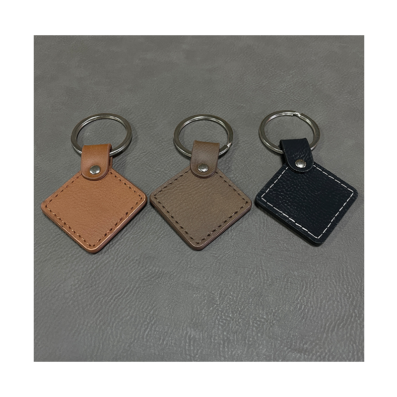 Porte-clés carrés en similicuir laserable avec bord huilé