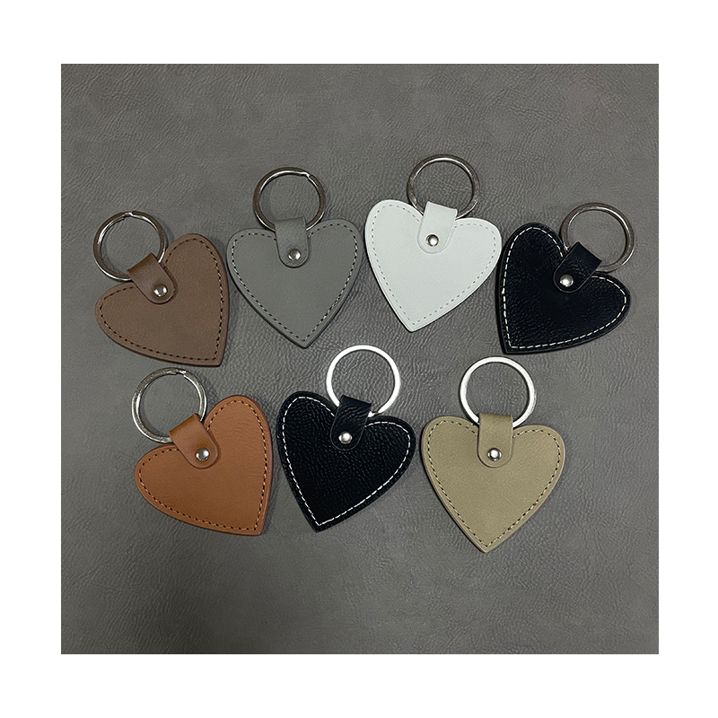 Porte-clés coeur en similicuir laser avec bord huilé