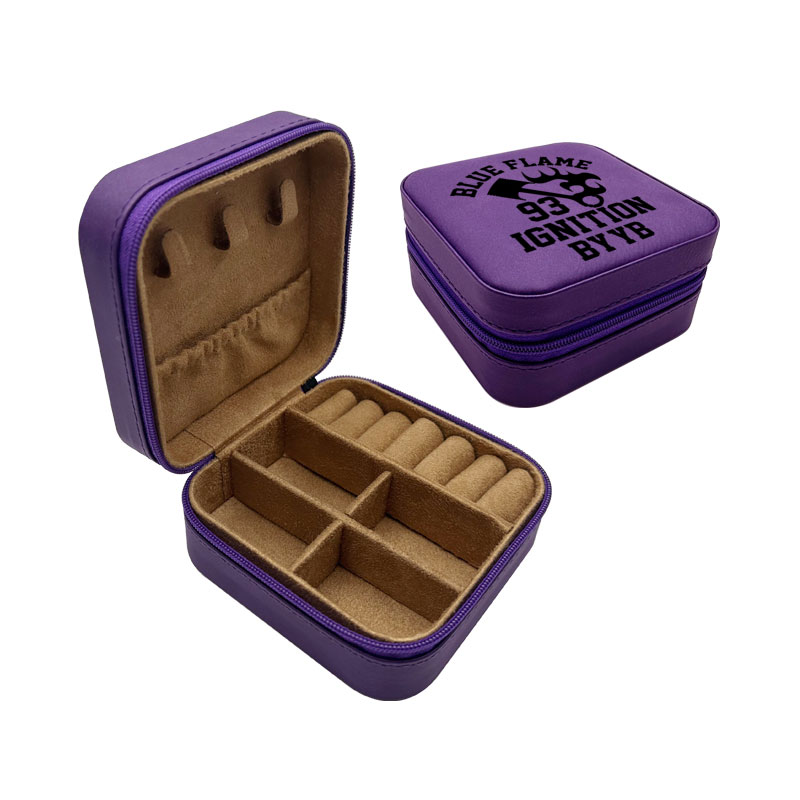 Boîte à bijoux de voyage en similicuir laser 4 × 4 avec doublure beige
