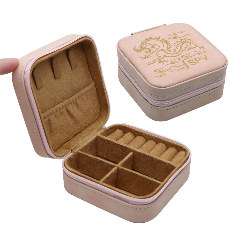 Boîte à bijoux de voyage en similicuir laser 4 × 4 avec doublure noire